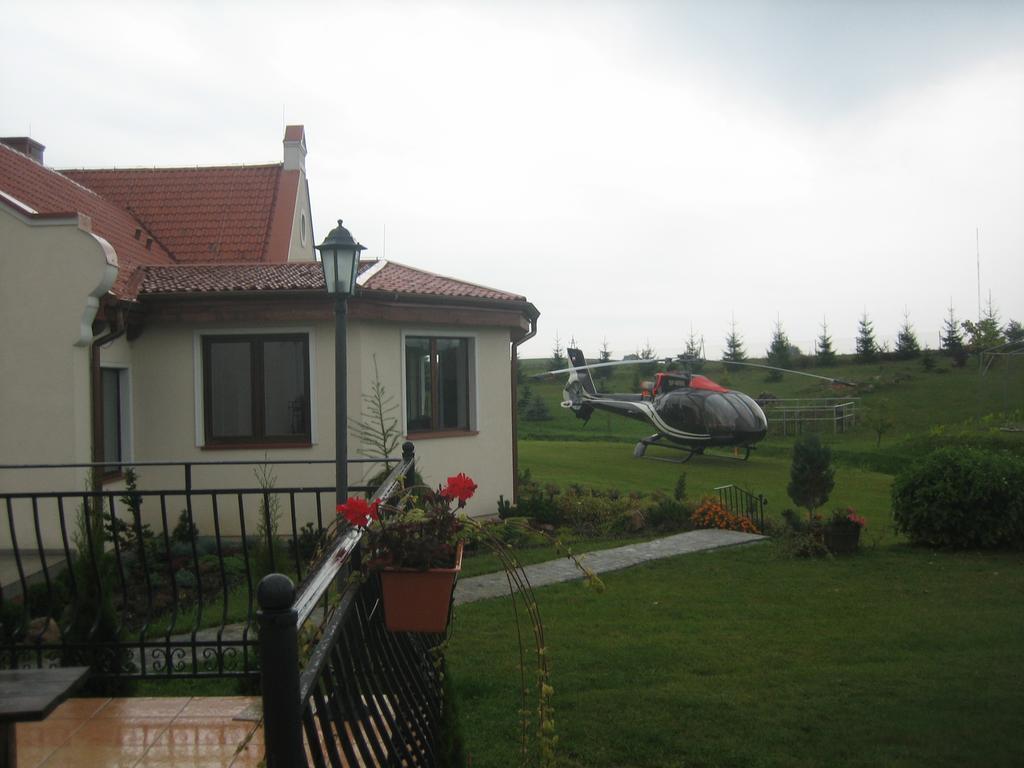 Gosciniec Rycerski Bed & Breakfast Paprotki Exterior photo
