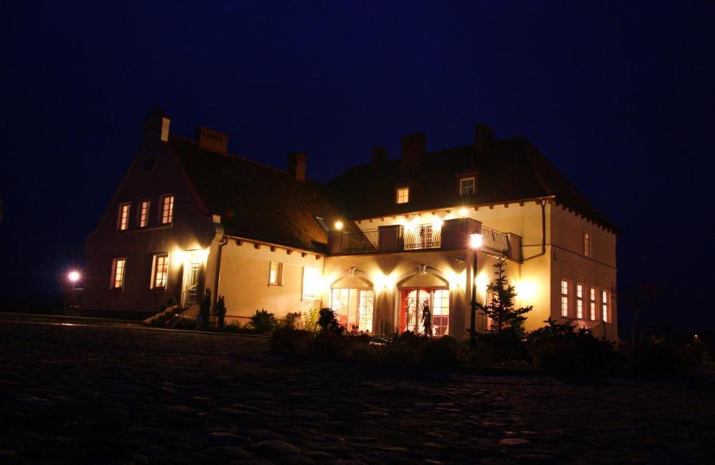 Gosciniec Rycerski Bed & Breakfast Paprotki Exterior photo