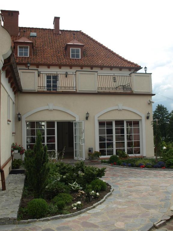 Gosciniec Rycerski Bed & Breakfast Paprotki Exterior photo