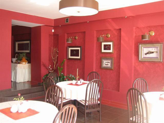 Gosciniec Rycerski Bed & Breakfast Paprotki Exterior photo