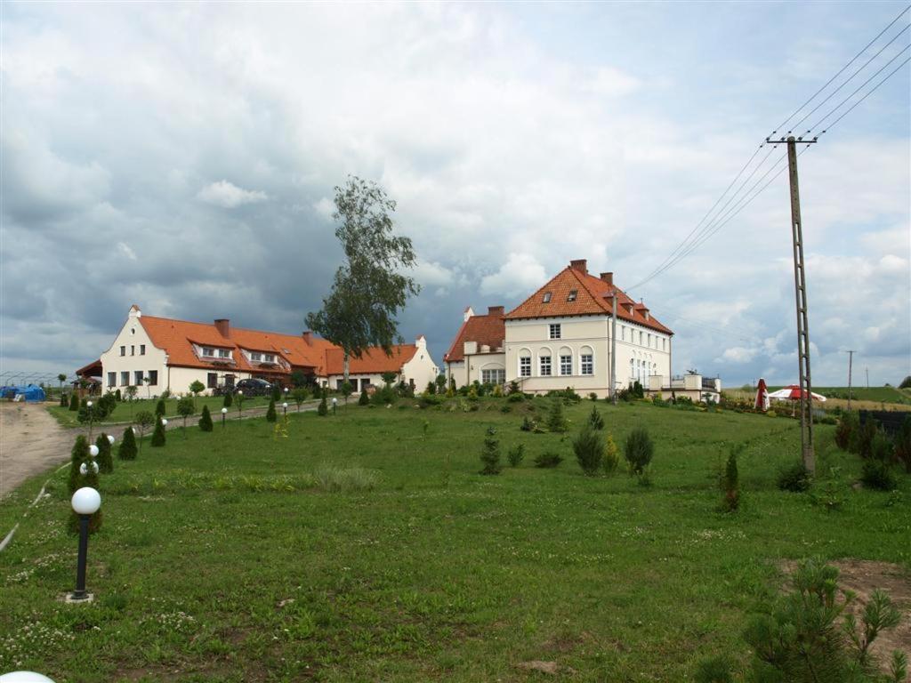 Gosciniec Rycerski Bed & Breakfast Paprotki Exterior photo